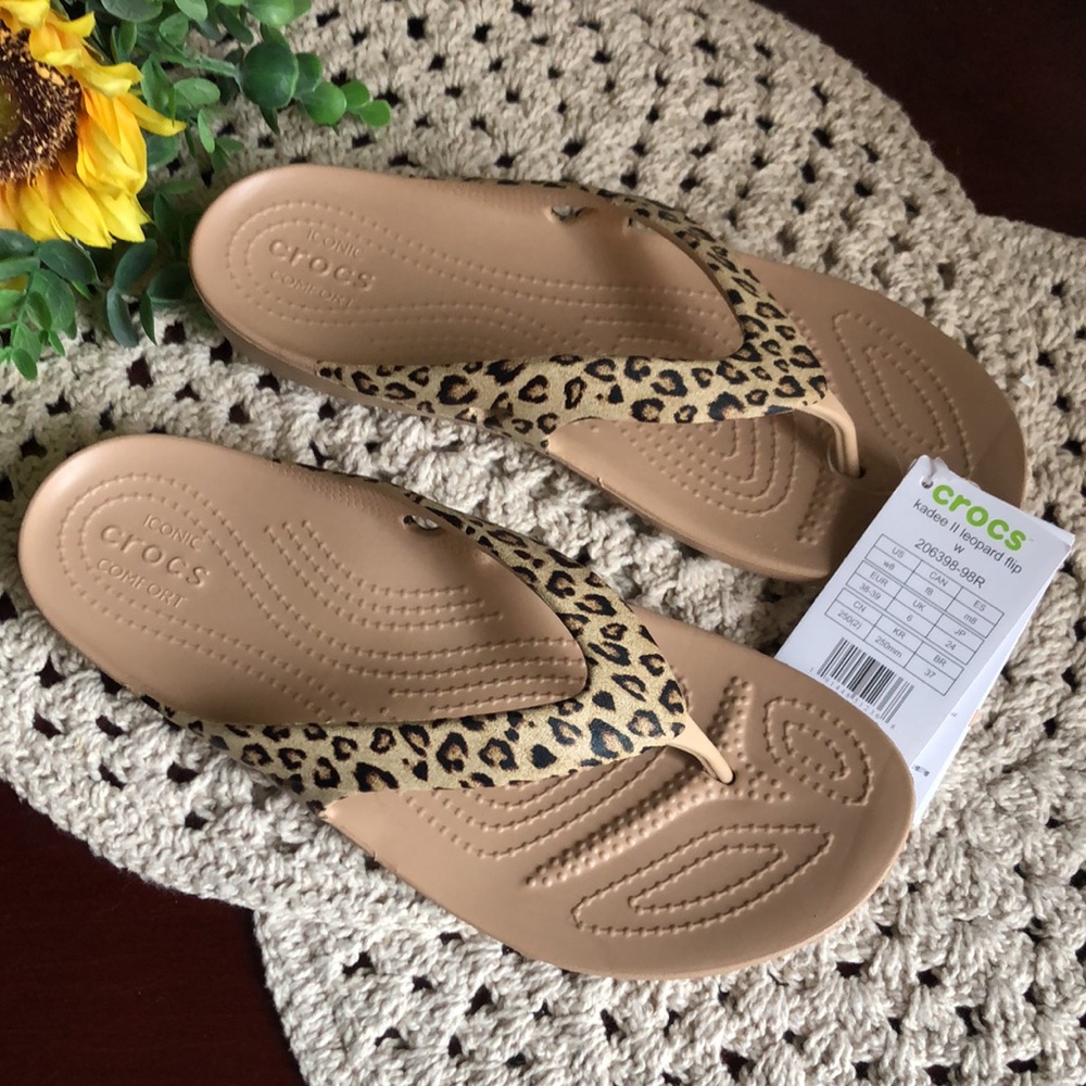 CROCS Kadee II Women’s Leopard Print Tan Flip Sandals SIZE 8 - Picture 5 of 12